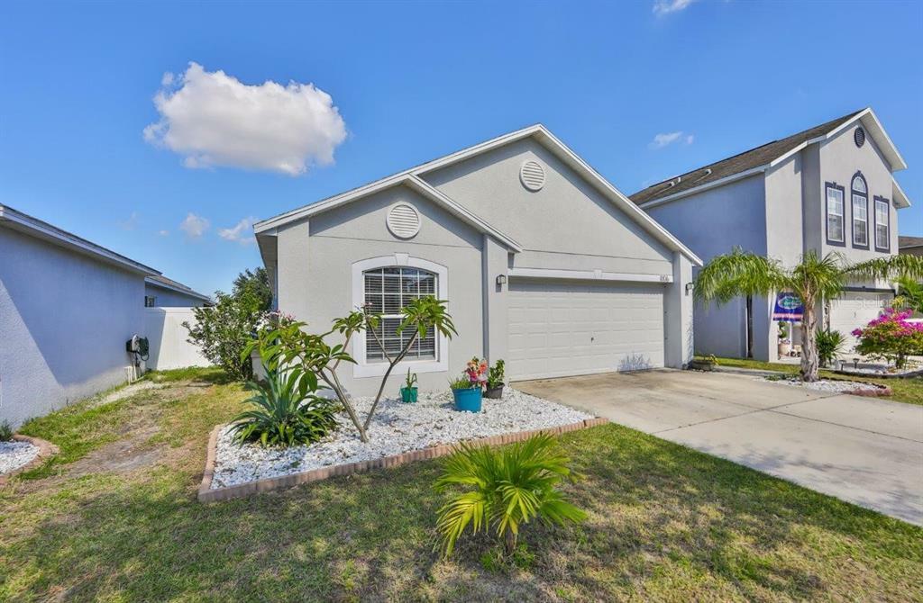 Property Photo:  806 Brenton Leaf Drive  FL 33570 