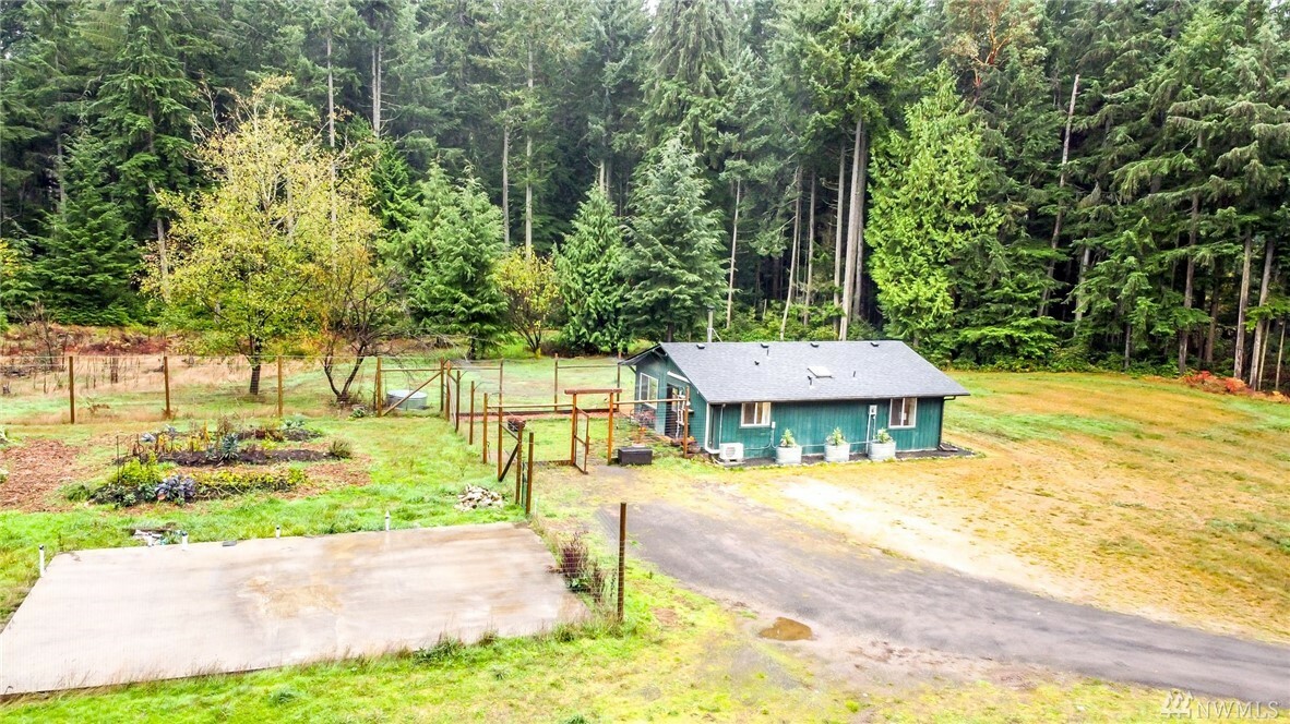 Property Photo:  12601 SW 264th St  WA 98070 