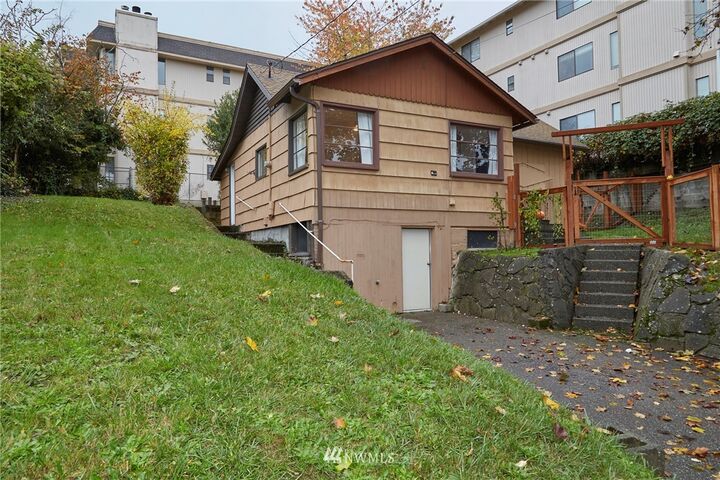 1577 Marguerite Avenue  Bremerton WA 98337 photo