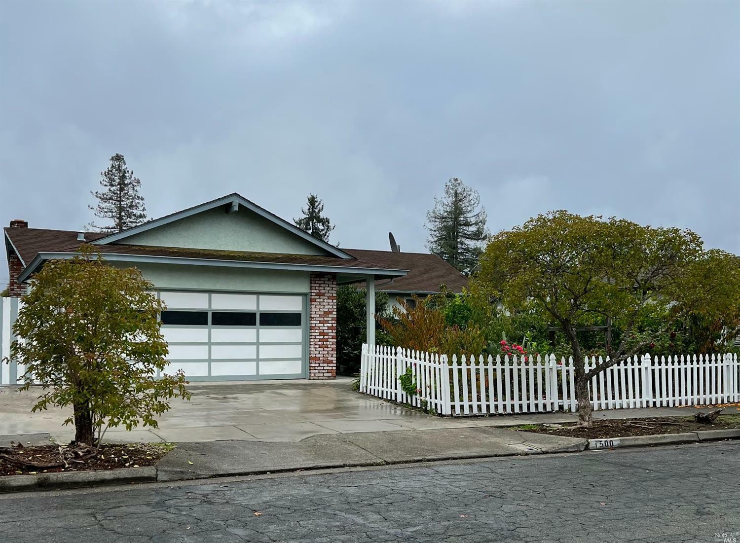 Property Photo:  1500 Plumeria Drive  CA 95403 