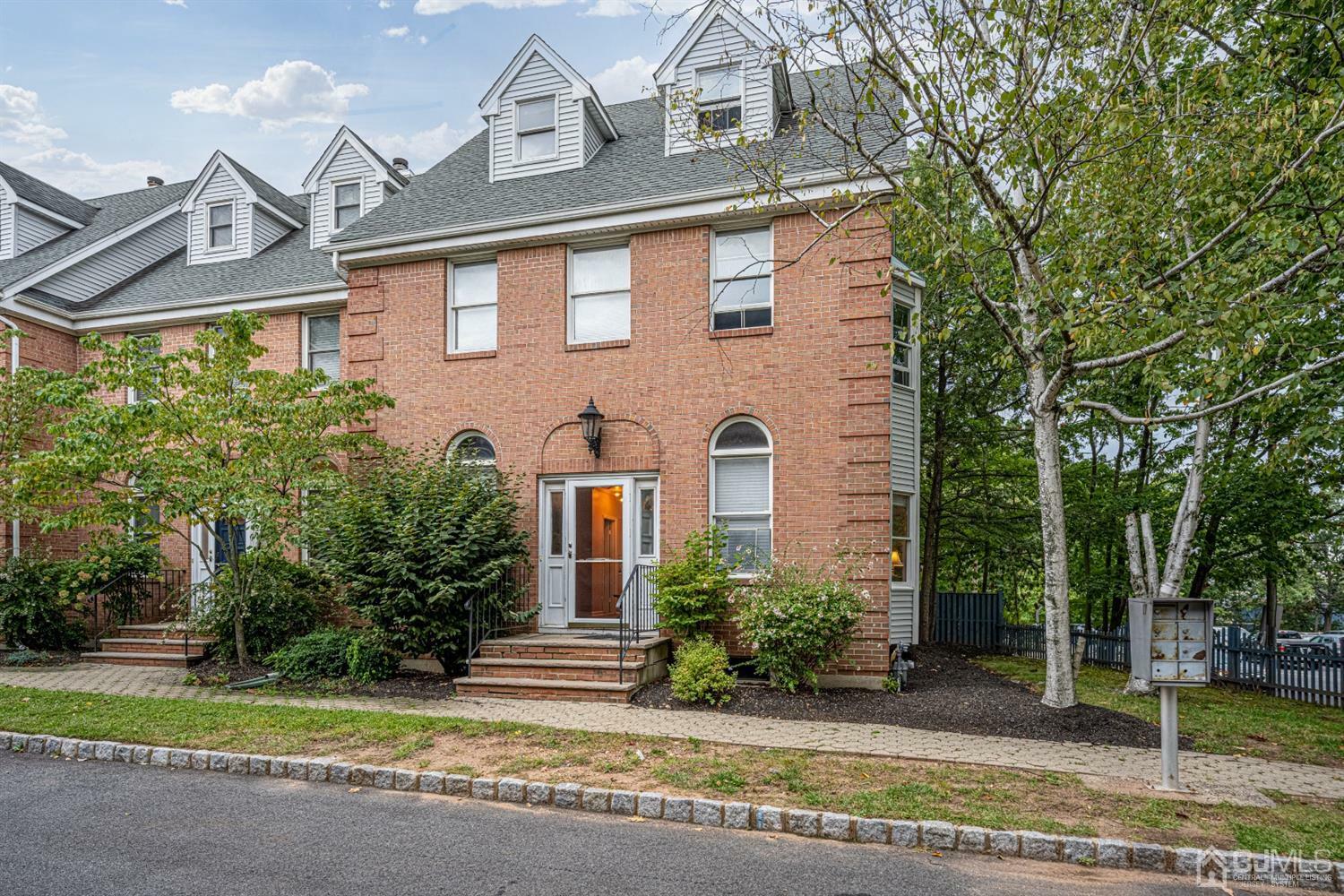 Property Photo:  331 Woodbridge Avenue 1A  NJ 08840 