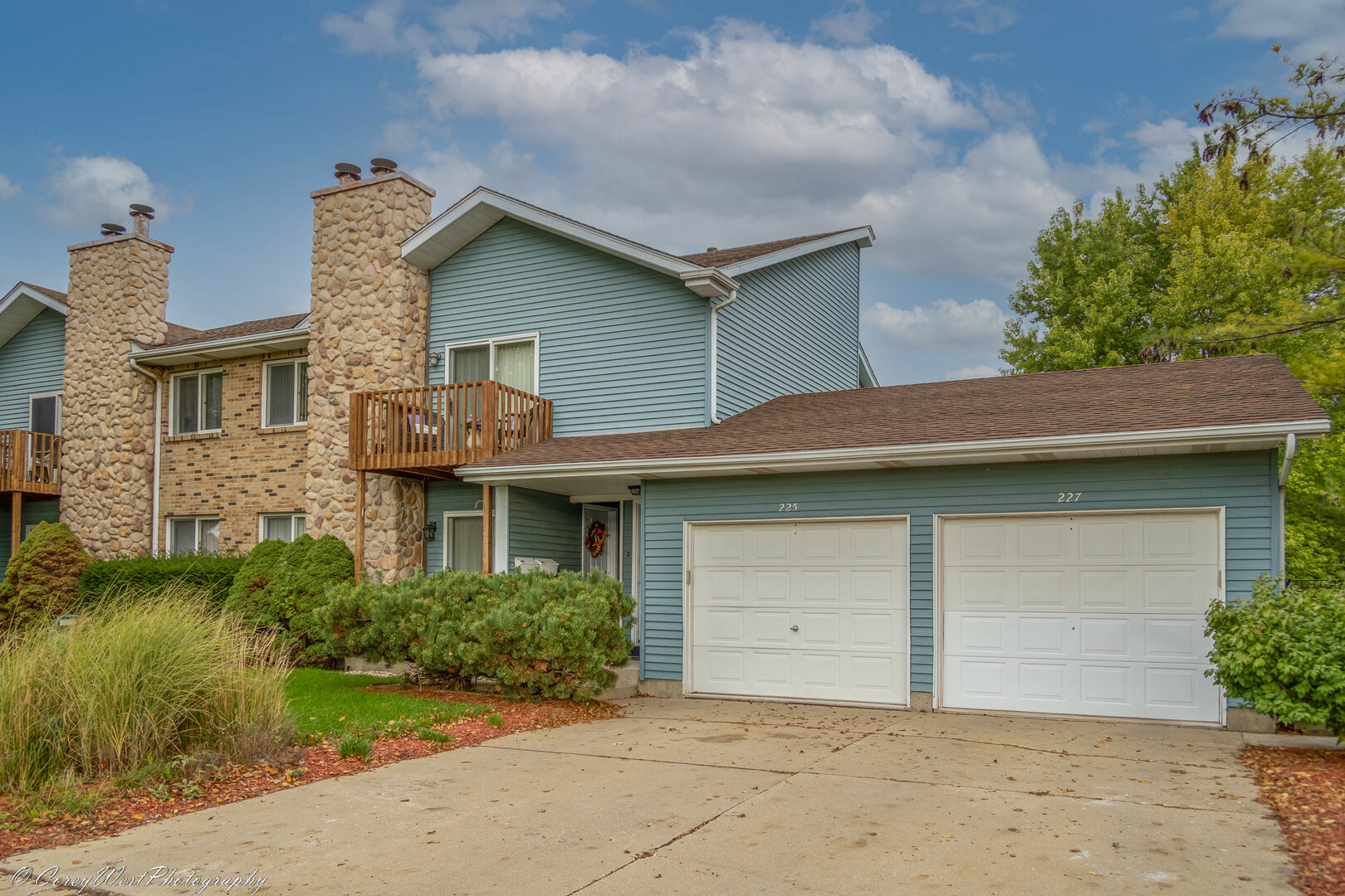 Property Photo:  227 Barb Blvd 227  IL 60115 