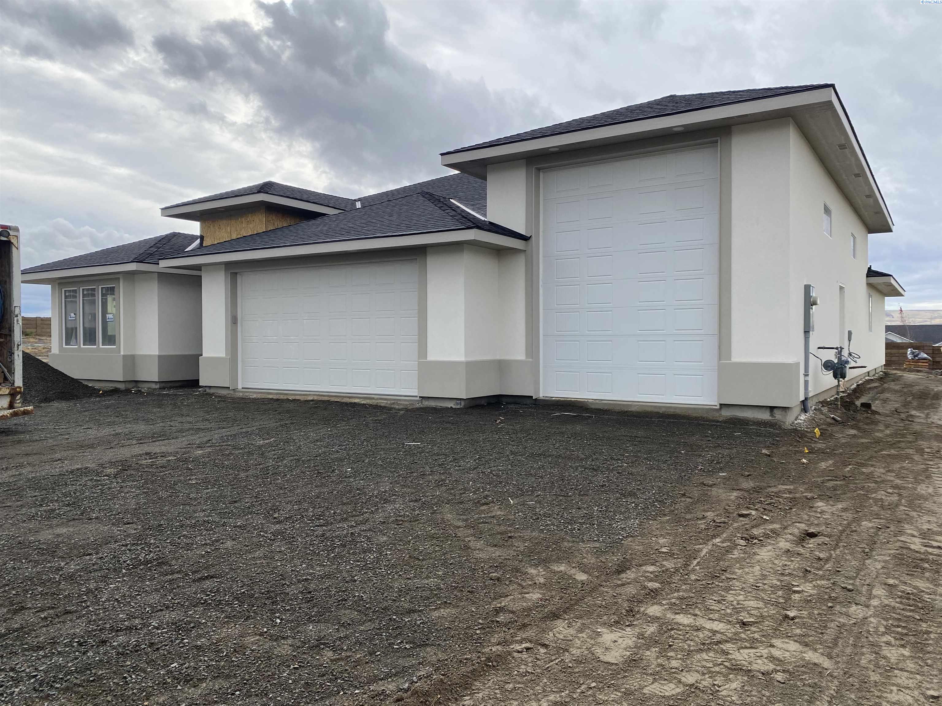 Property Photo: 4275 Corvina St WA 99352