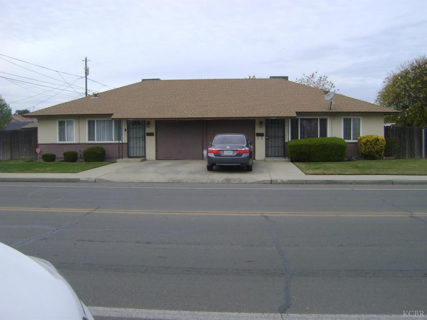 Property Photo:  1302 Flory Avenue   93212 