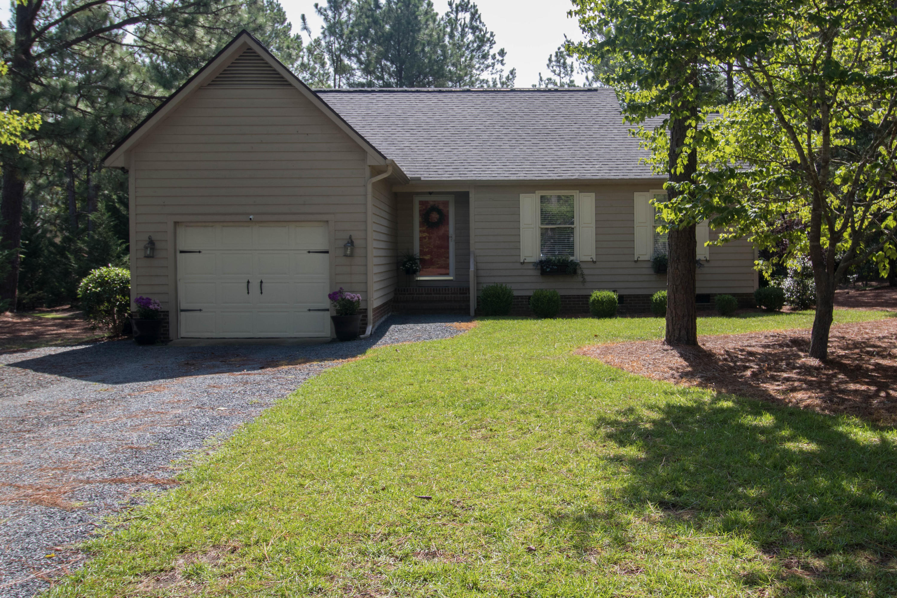 Property Photo: 190 Fox Run Road NC 28374