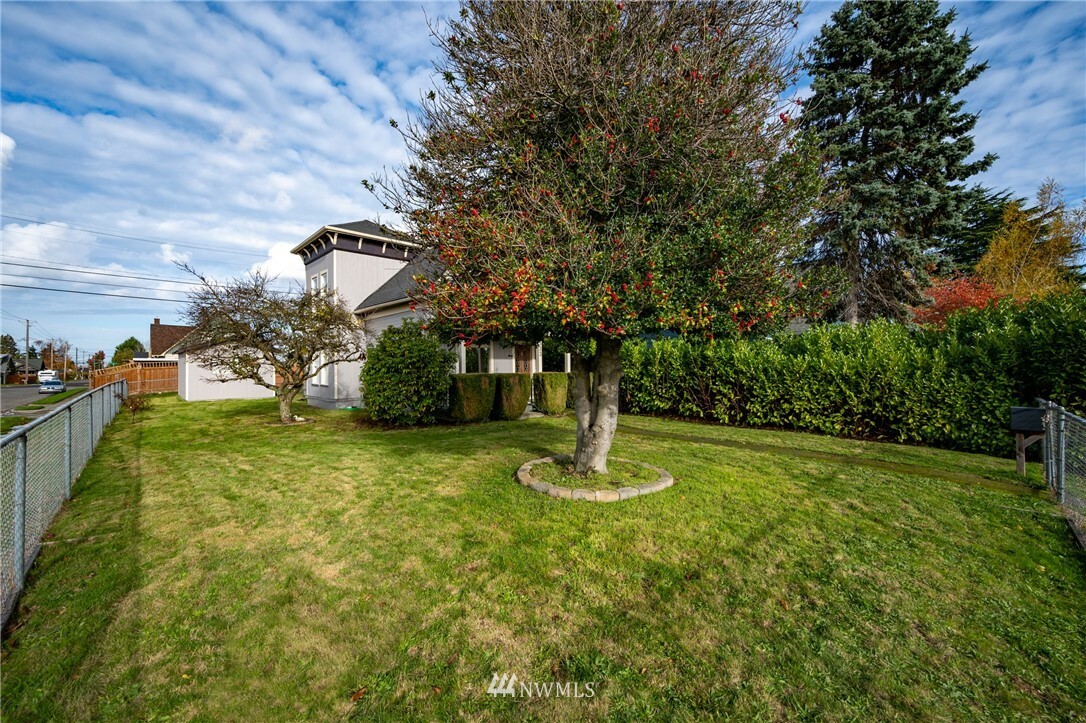 Property Photo:  533 S 56th Street  WA 98408 