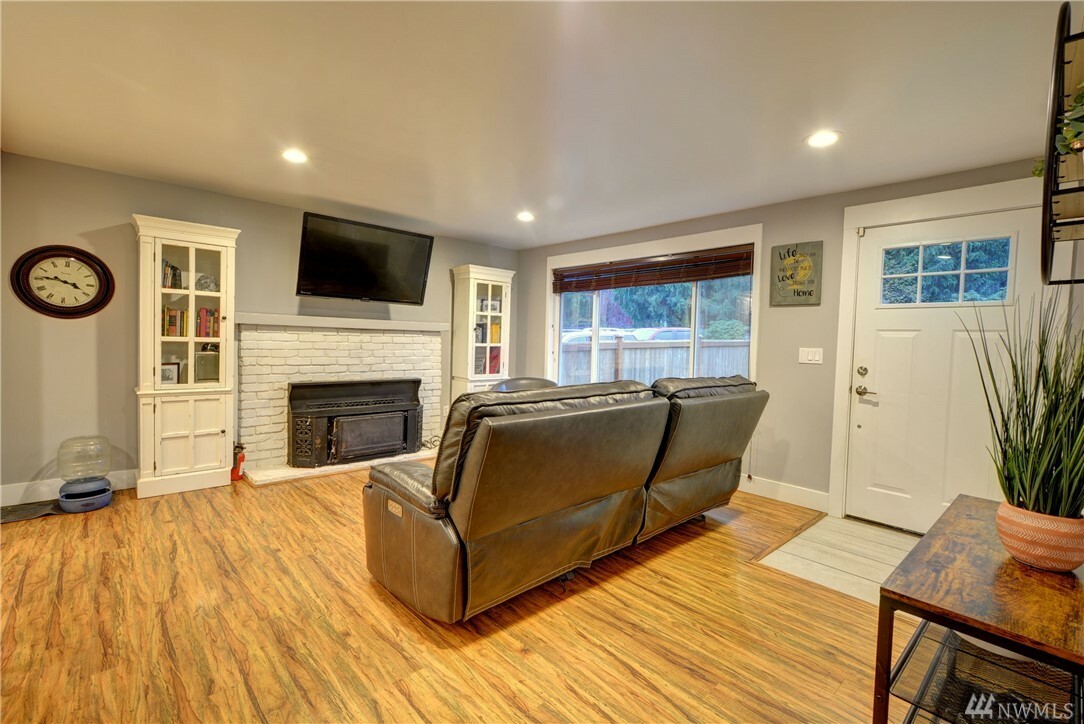 Property Photo:  5105 2nd Ave NE  WA 98271 
