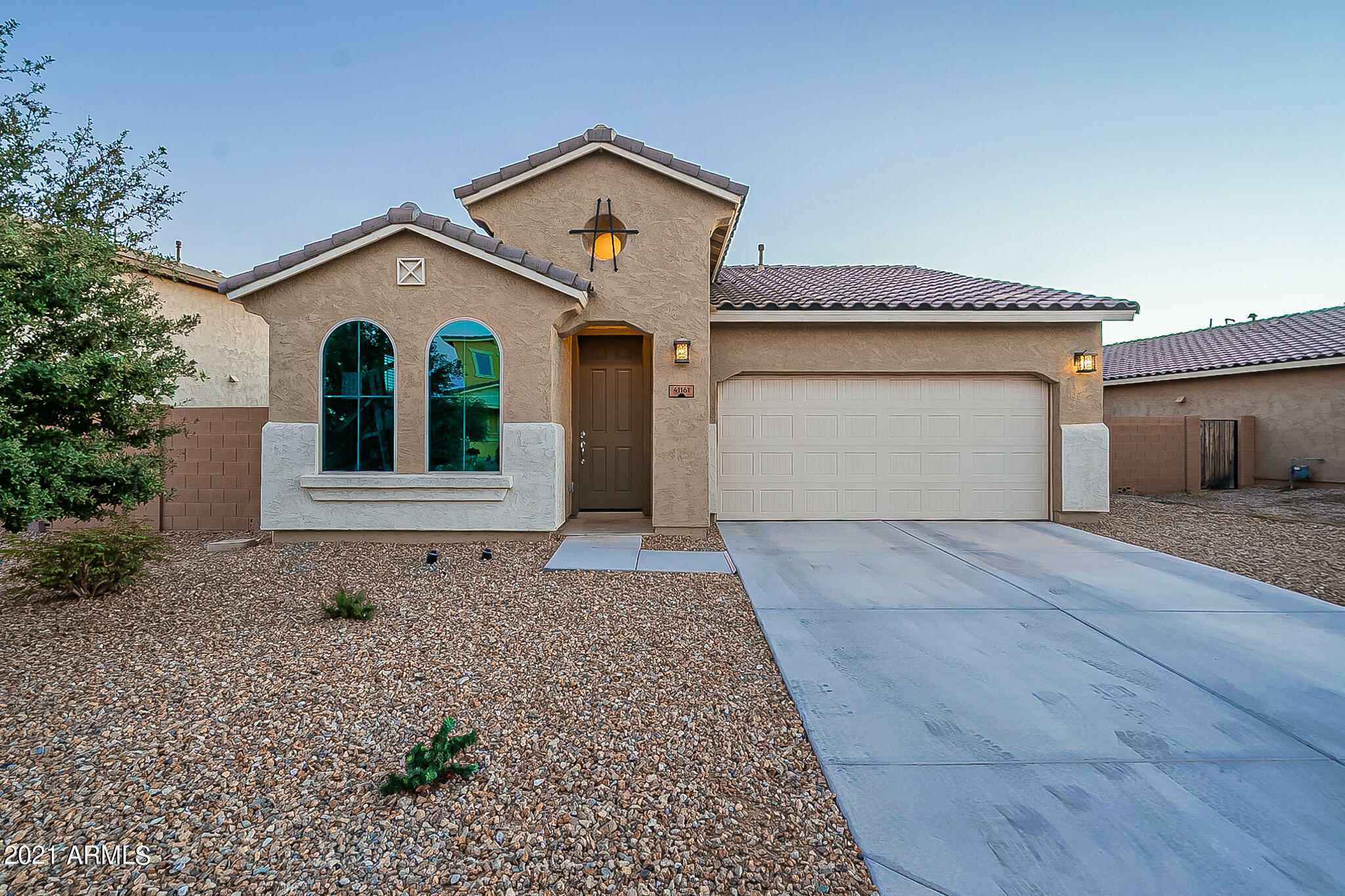 Property Photo:  41161 W Rio Bravo Drive  AZ 85138 