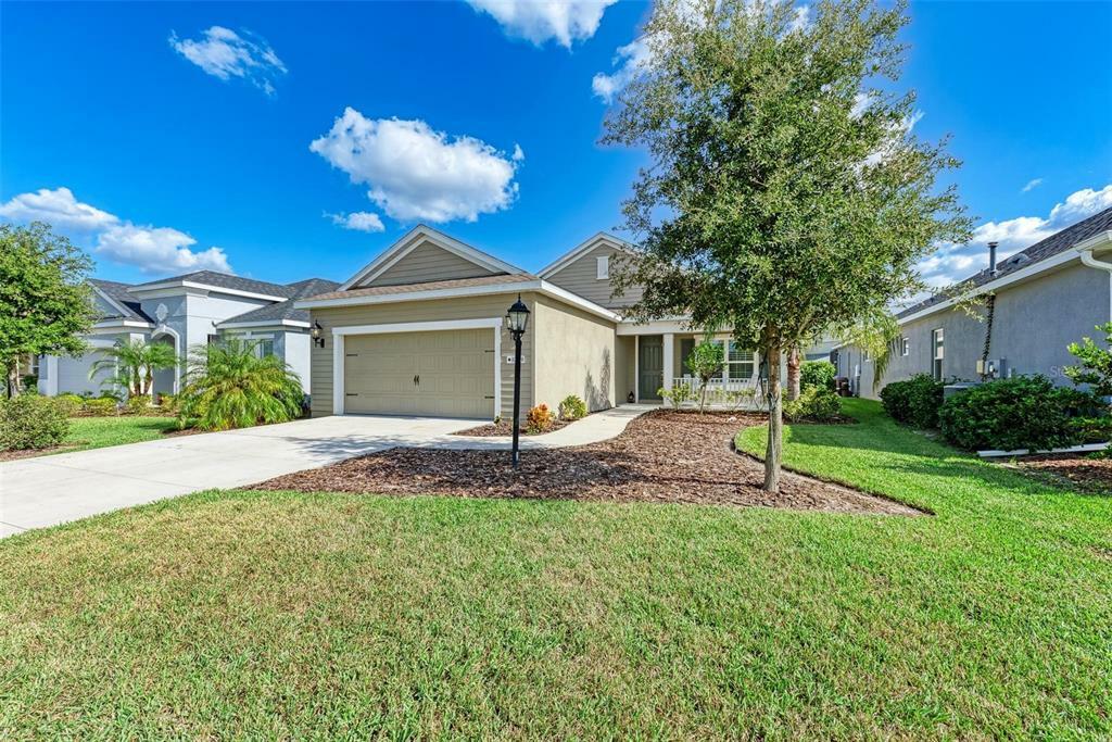 Property Photo:  10919 Blue Magnolia Lane  FL 34219 