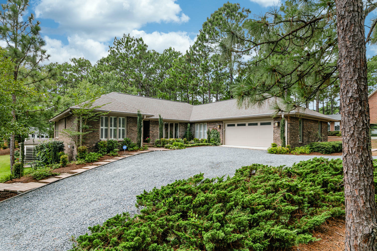 Property Photo:  270 Tall Timbers Drive  NC 28374 