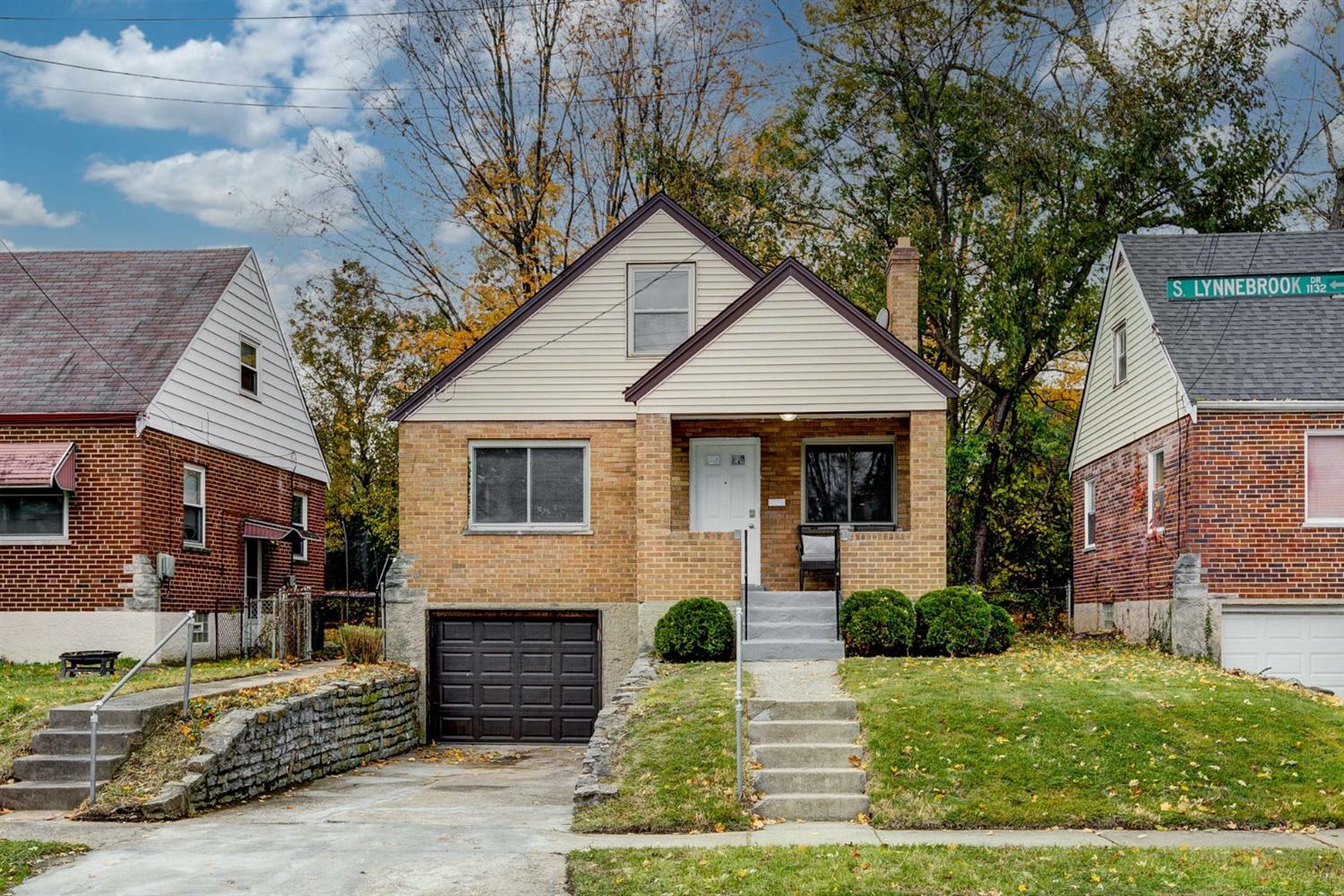 Property Photo: 1132 S Lynnebrook Dr OH 45224