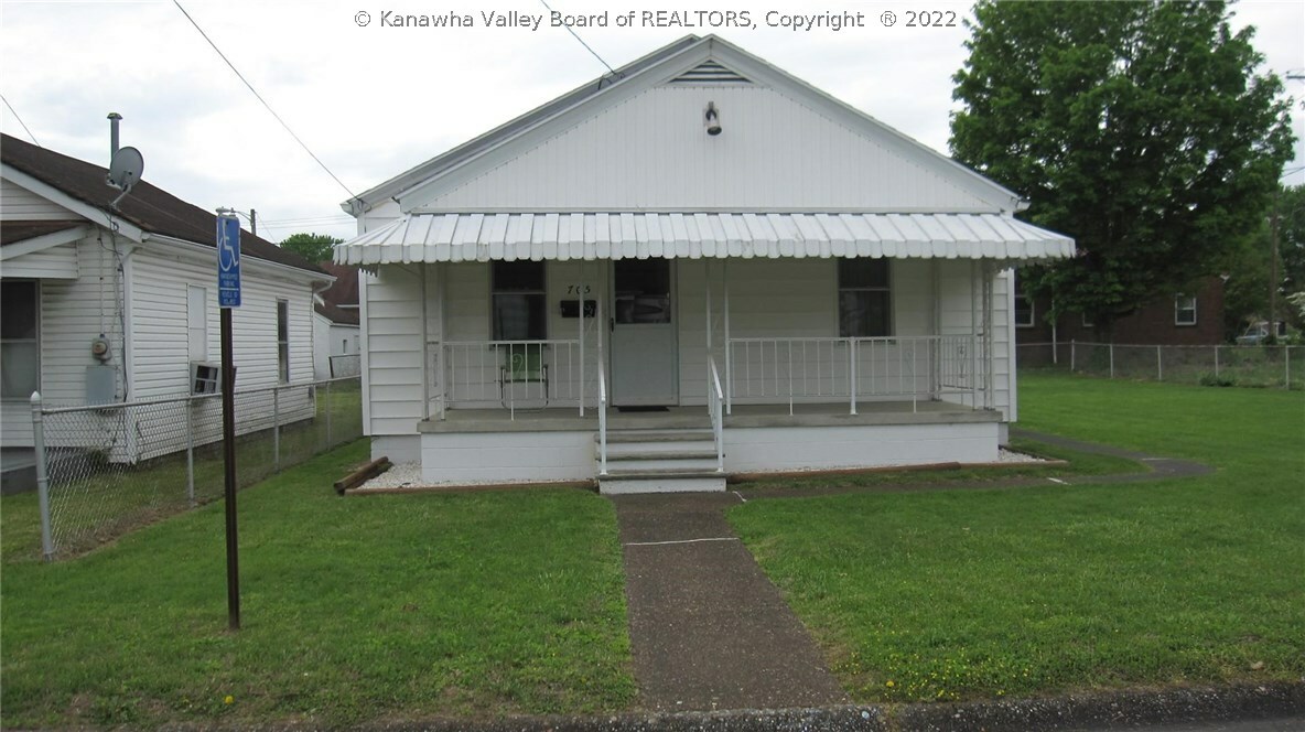 Property Photo: 705 Cunningham Street WV 25177