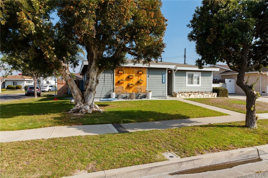 Property Photo: 5852 Meinhardt Road CA 92683