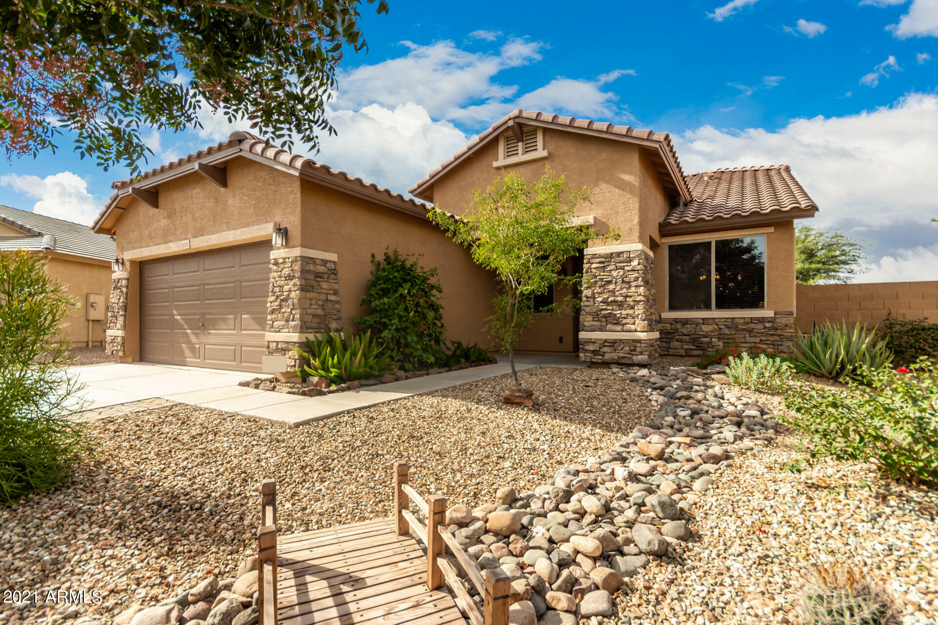 Property Photo:  16750 N Palo Rojo Road  AZ 85138 