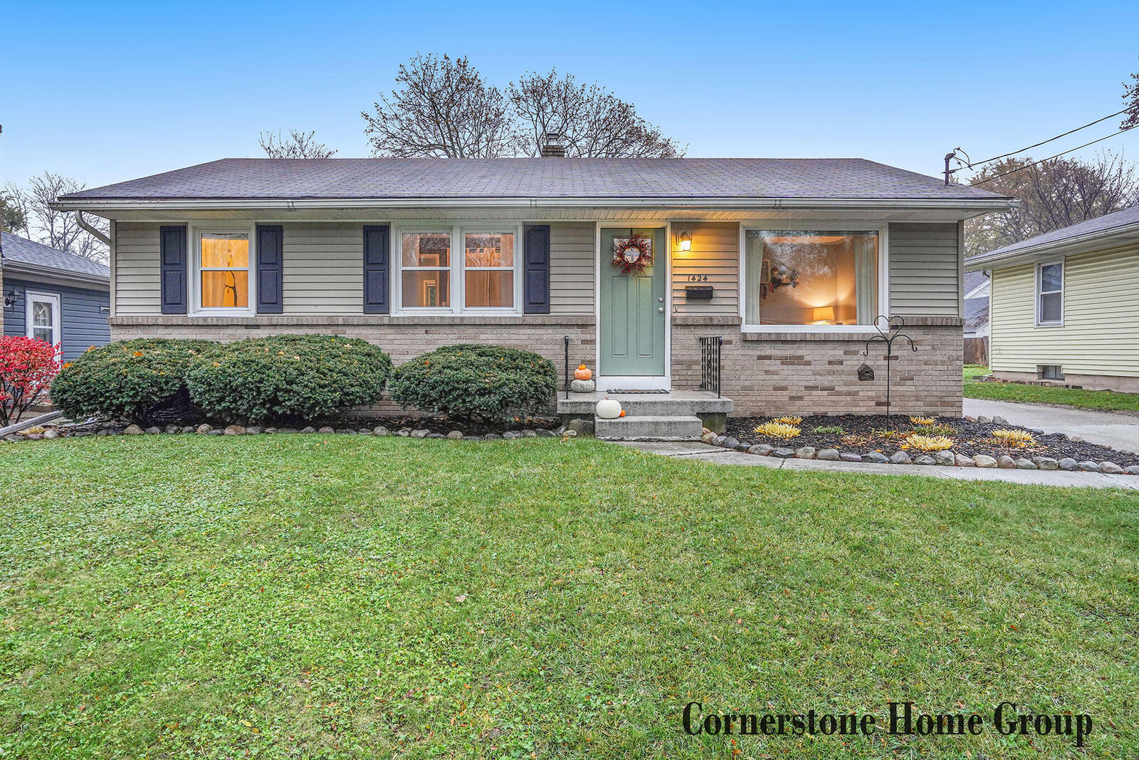 Property Photo:  1424 Herrick Avenue NE  MI 49505 