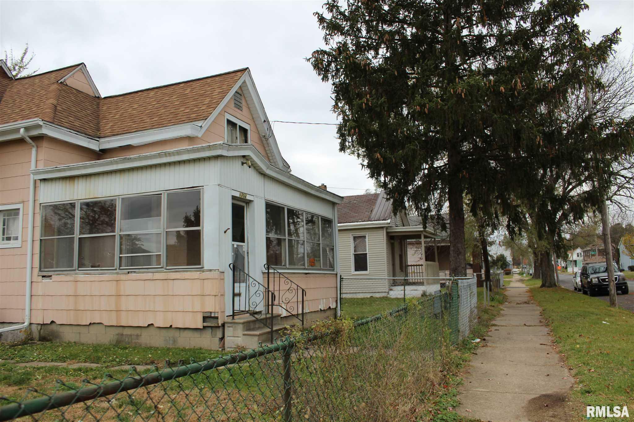 Property Photo: 1702 W Antoinette IL 61605