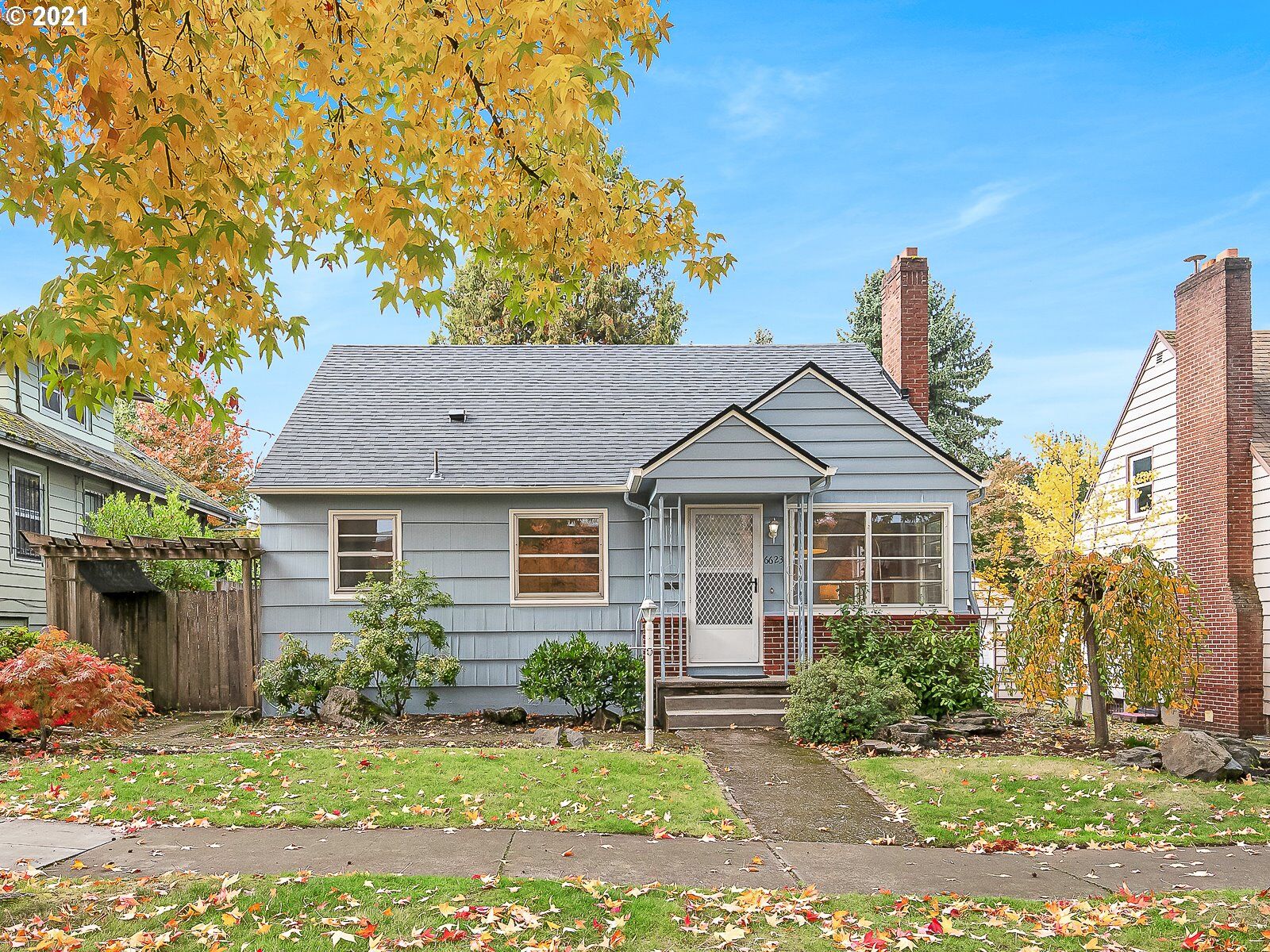 Property Photo: 6623 NE 27th Ave OR 97211