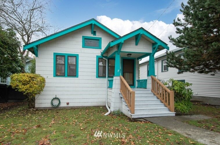 Property Photo:  7521 12th Avenue NE  WA 98115 