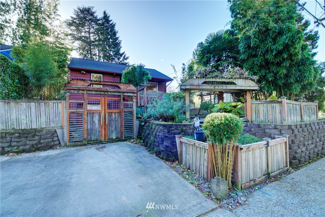 Property Photo:  4131 SW Webster Street  WA 98136 