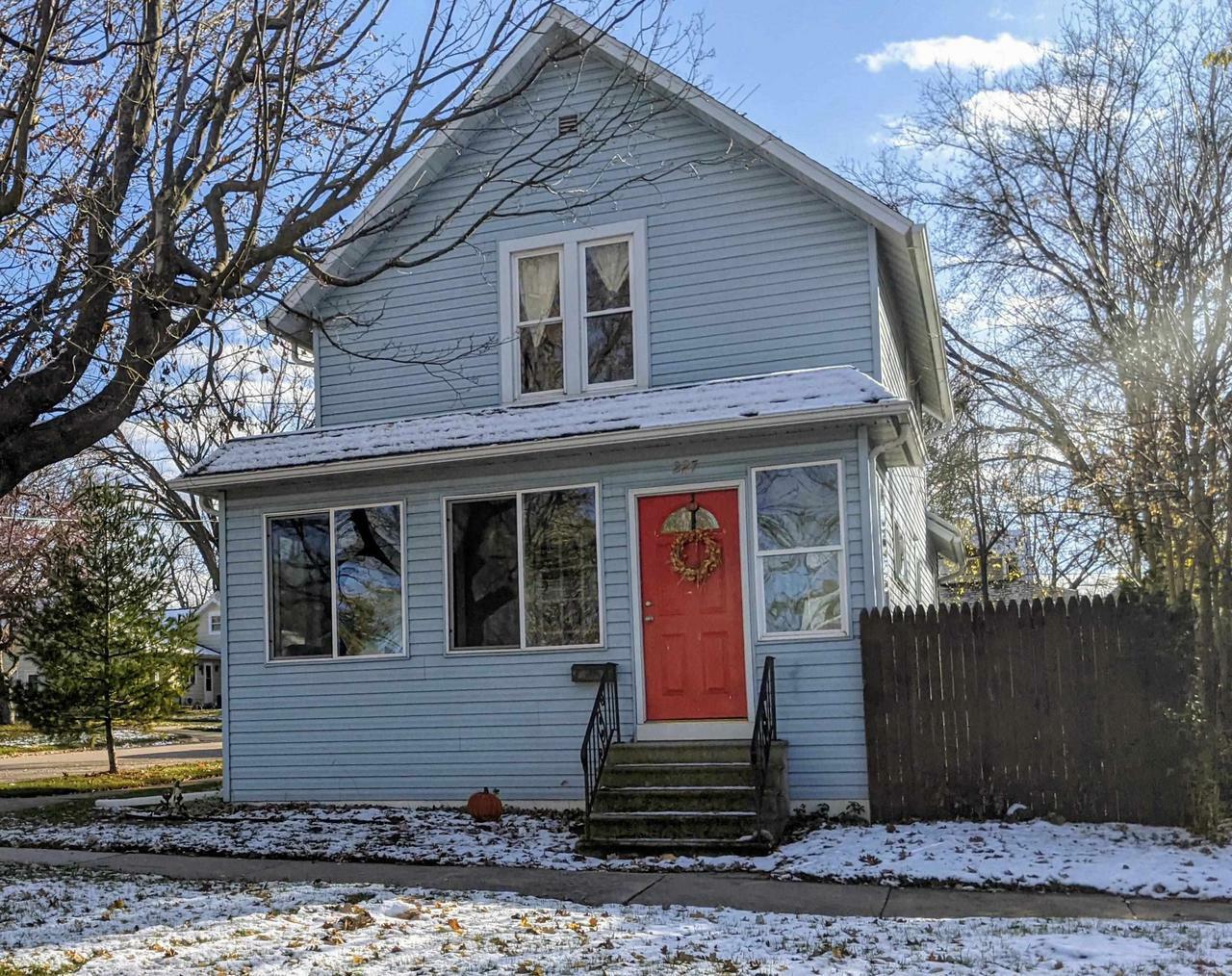 Property Photo:  227 East 8th Street  WI 54130 