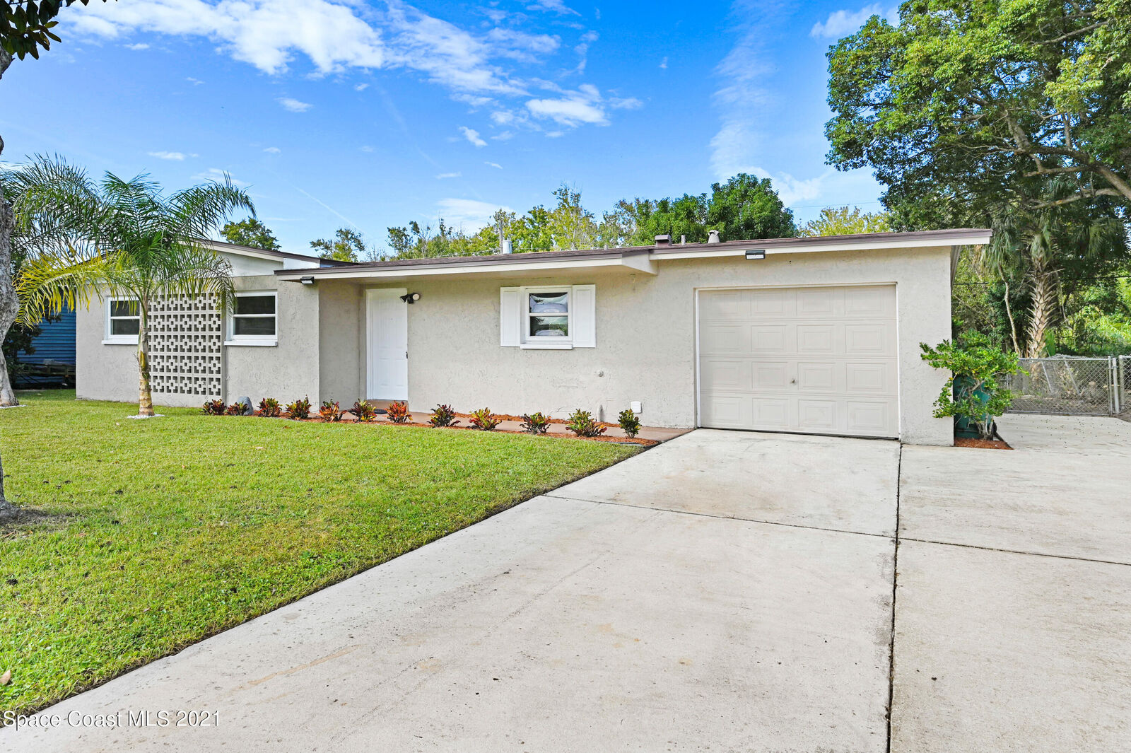 Property Photo:  2016 Rollins Drive  FL 32922 