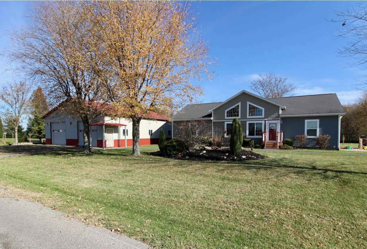 Property Photo:  5894 S 100 E  IN 47648 