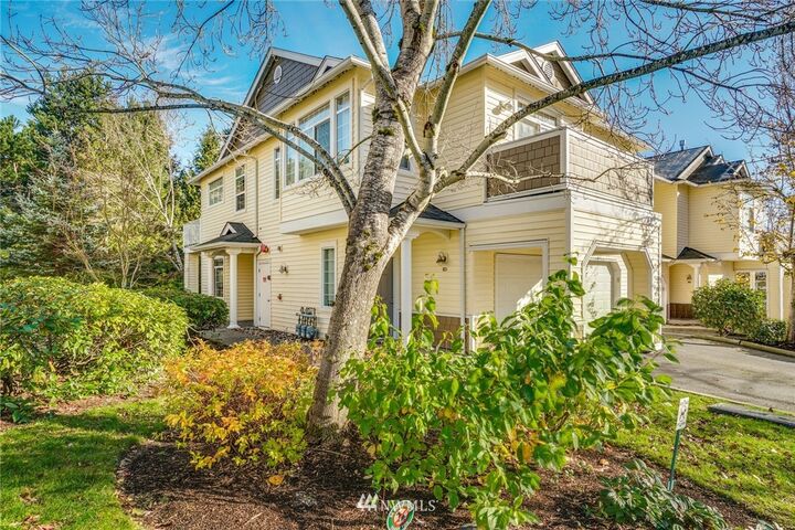 Property Photo:  1855 Trossachs Boulevard SE 2701  WA 98075 