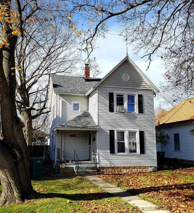 Property Photo:  104 NW 18th Street  IN 47374 