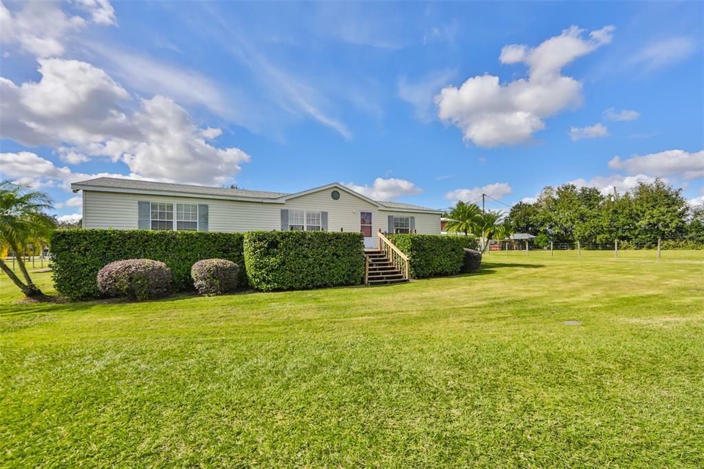 Property Photo: 731 N Forbes Road FL 33566