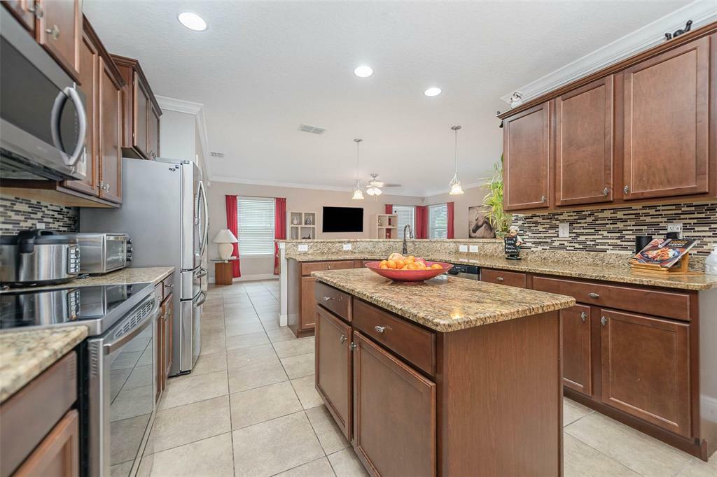 Property Photo:  2021 Nations Way  FL 34769 