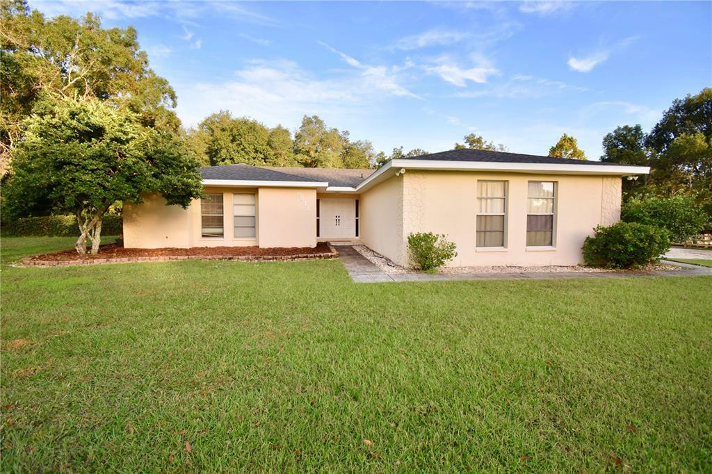 Property Photo:  8911 Clayton Lane  FL 33809 