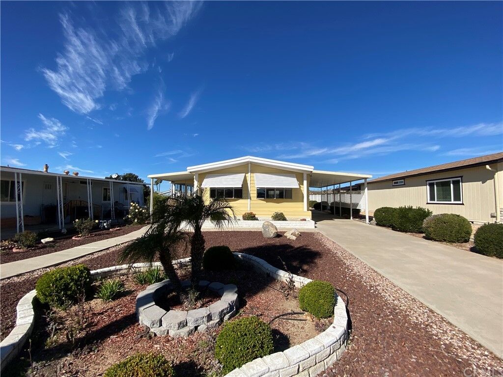 Property Photo:  29120 Calle Cisne  CA 92563 