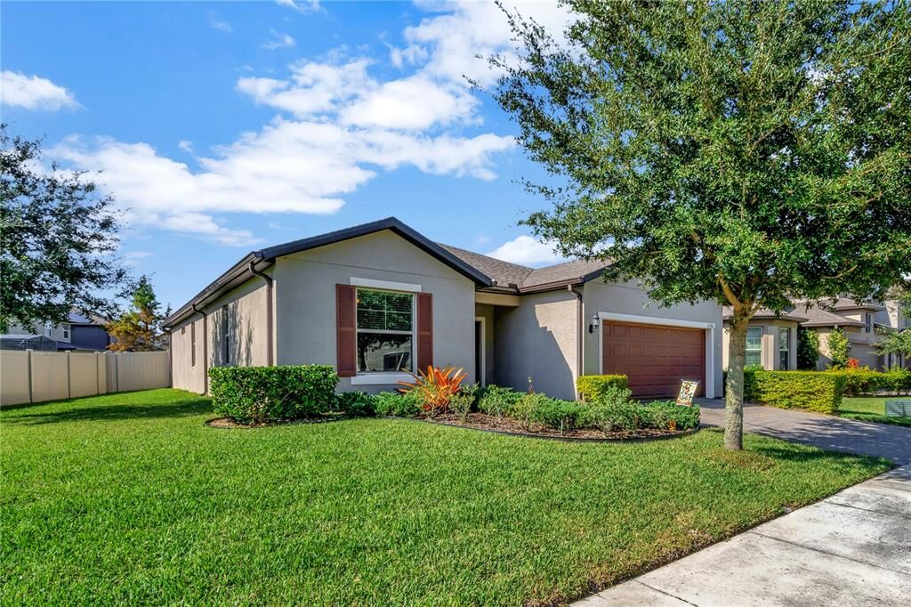 Property Photo: 2396 Gratia Place FL 32707