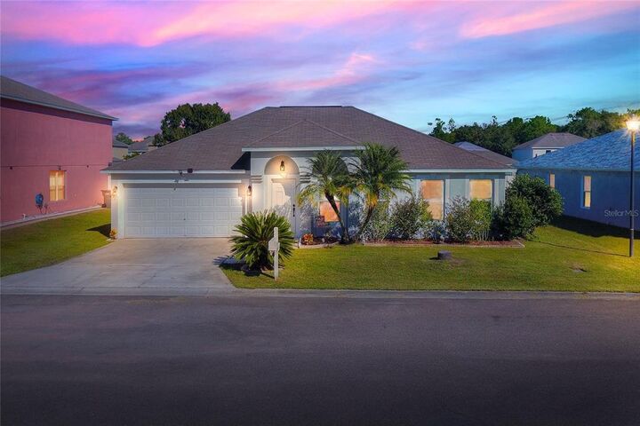 Property Photo:  1659 Settlers Creek Way  FL 33810 