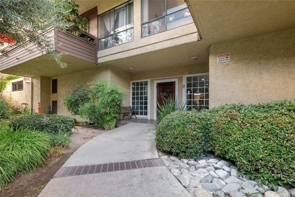 Property Photo:  444 Piedmont Avenue 108  CA 91206 