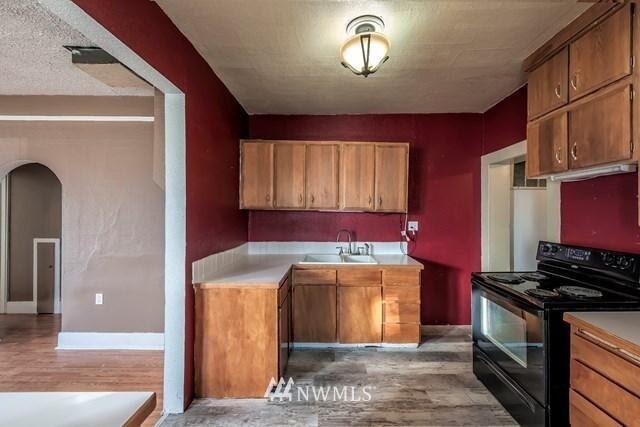 Property Photo: 209 SE Birch Avenue WA 99324