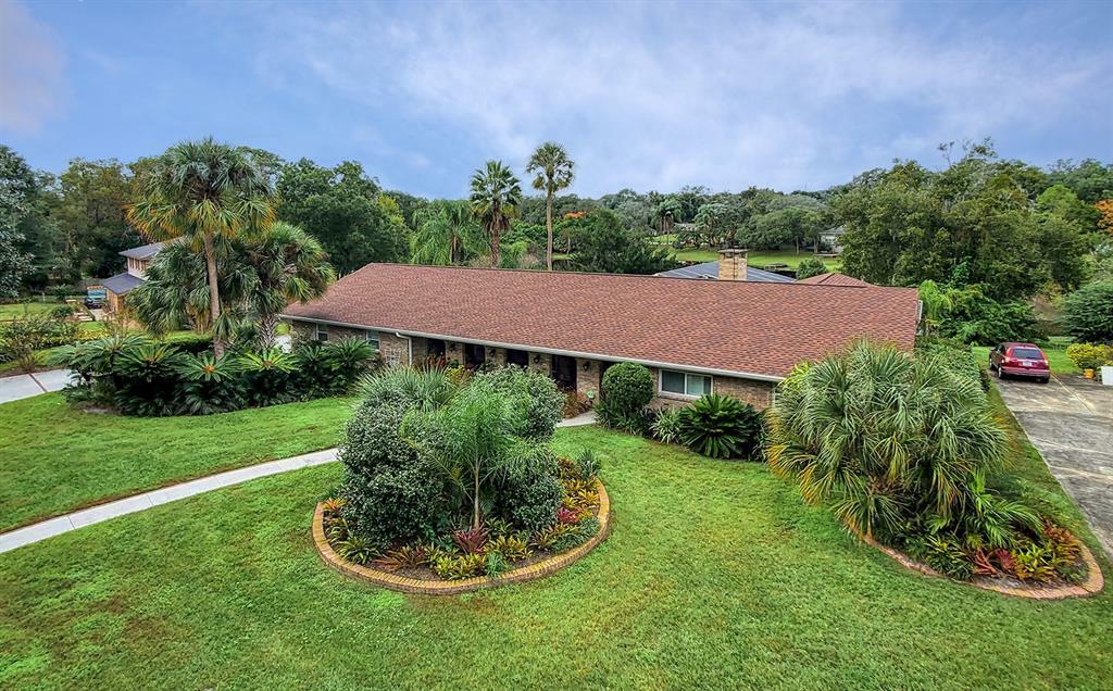 Property Photo: 4 Old Grove Lane FL 32701