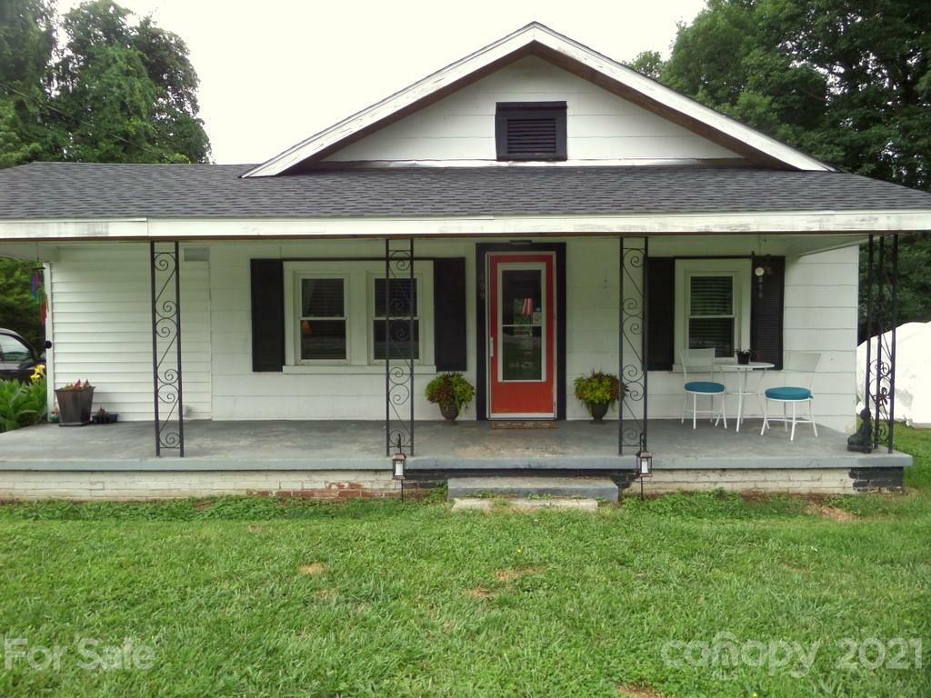 Property Photo:  499 Oak Grove Road  NC 28731 