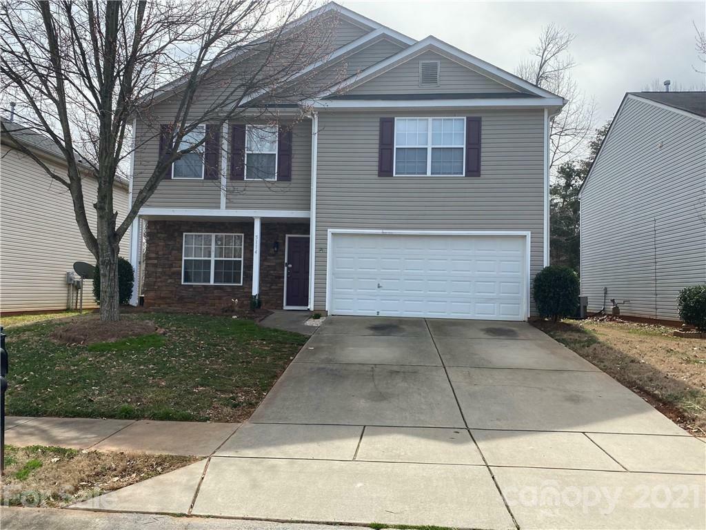 Property Photo: 5114 Raspberry Knoll Drive NC 28208