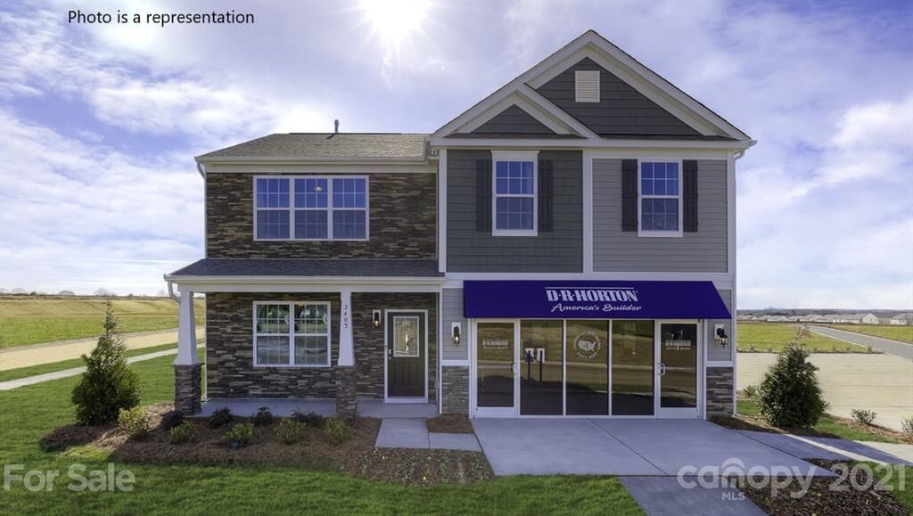 Property Photo: 3027 Platinum Pointe Drive 31 NC 28227