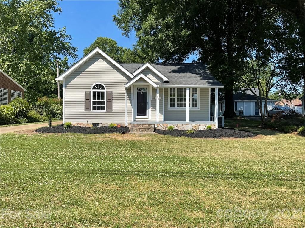 Property Photo:  402 Mulberry Street S  NC 28021 