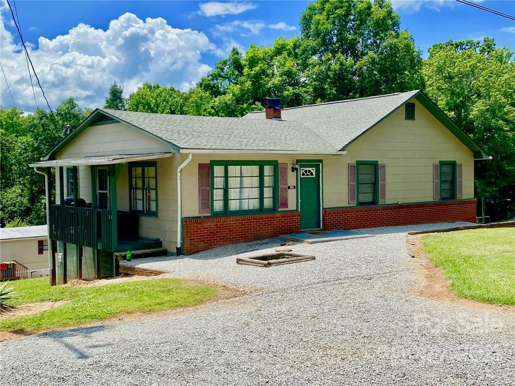 Property Photo:  180 Justice Road  NC 28752 