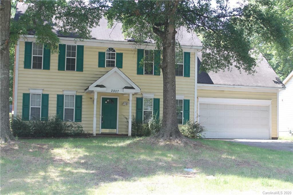 Property Photo:  2807 Hosta Drive  NC 28269 