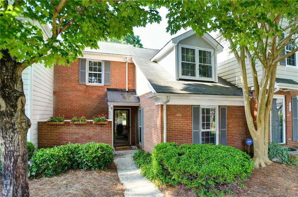 Property Photo: 9216 N Vicksburg Park Court 9216 NC 28210