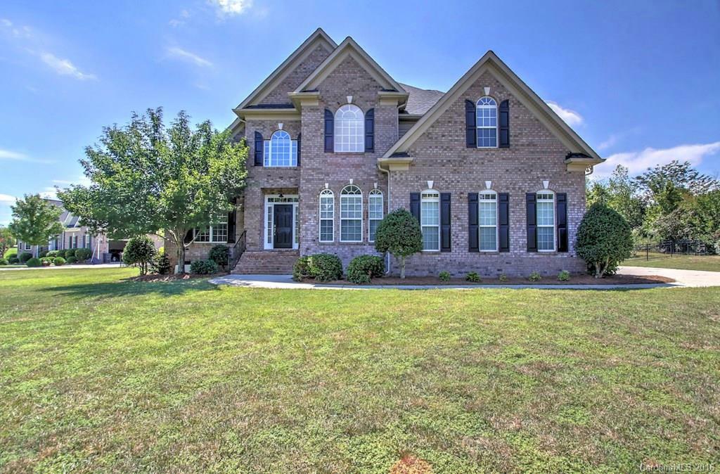 Property Photo:  2010 Applebrook Drive  NC 28110 