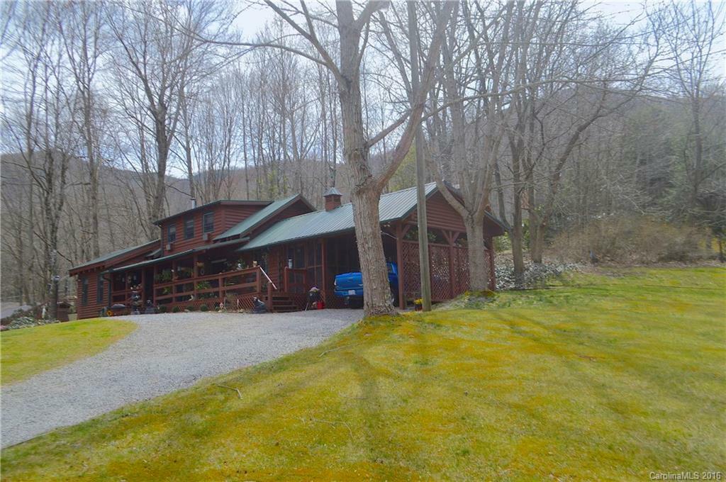 Property Photo: 53 Castle Court NC 28751