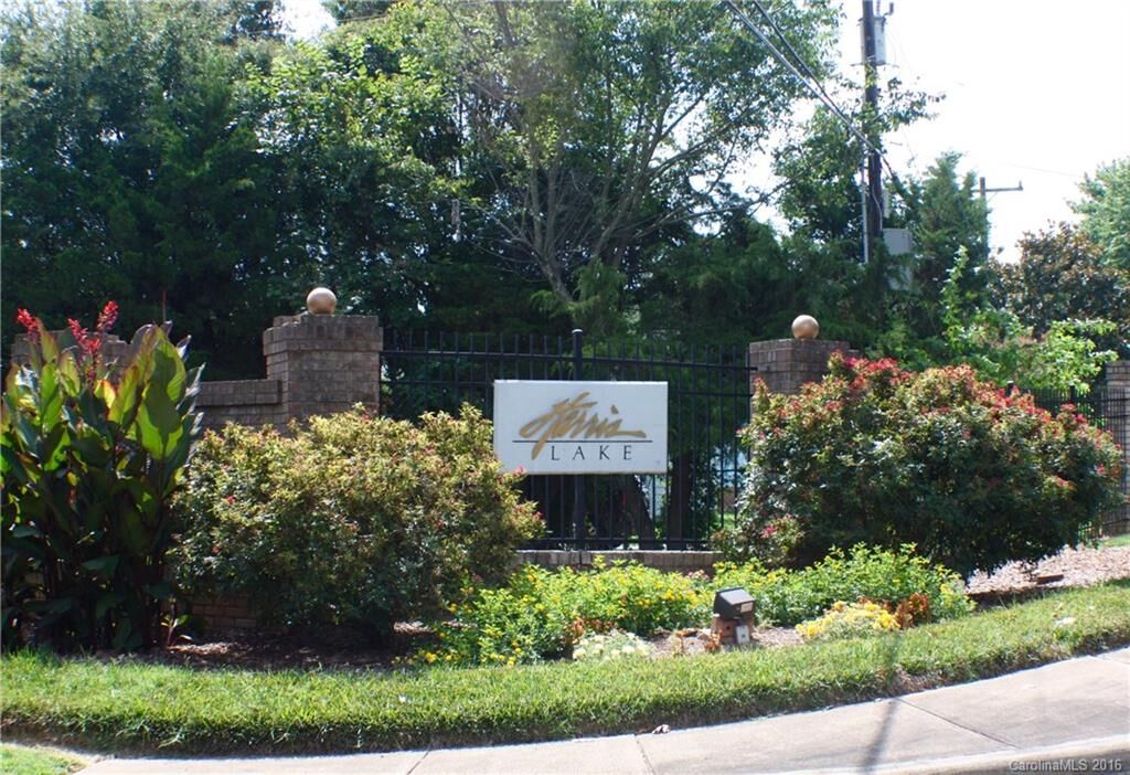 Property Photo: 5828 Harris Grove Lane 5828 NC 28212