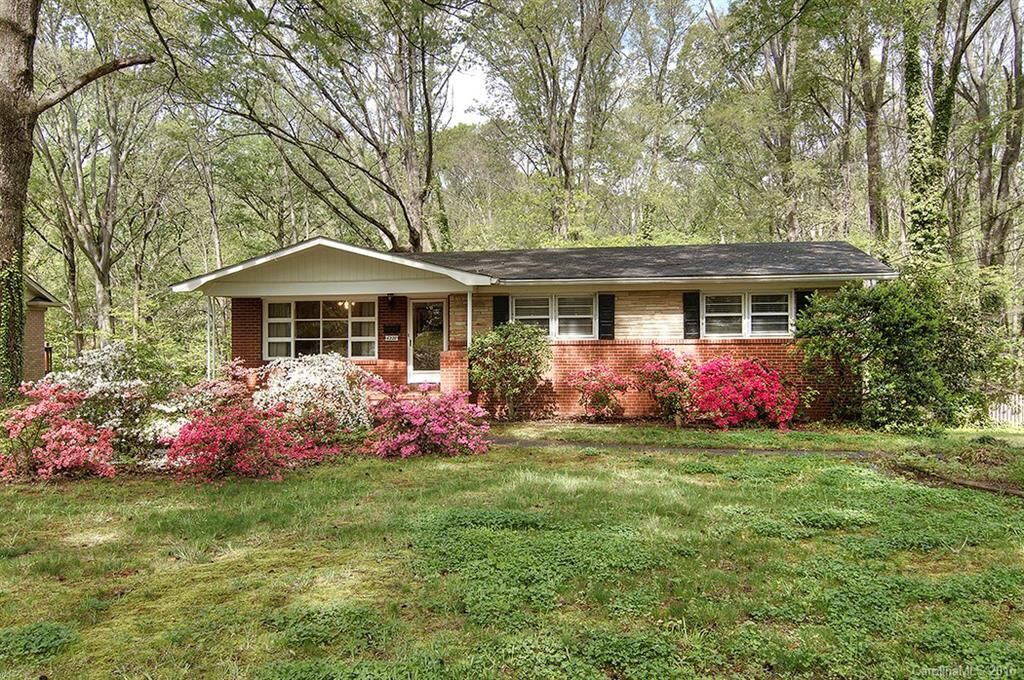 Property Photo:  6228 Candlewood Drive  NC 28210 