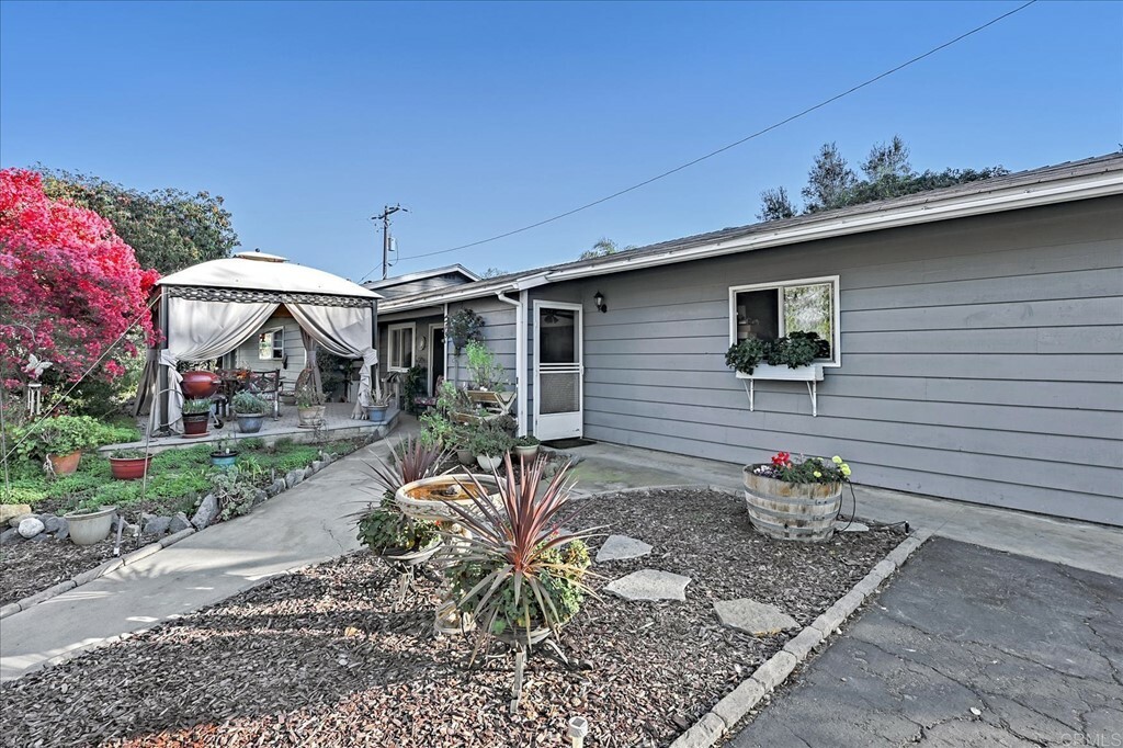 Property Photo:  2241 Green Hills Way  CA 92084 