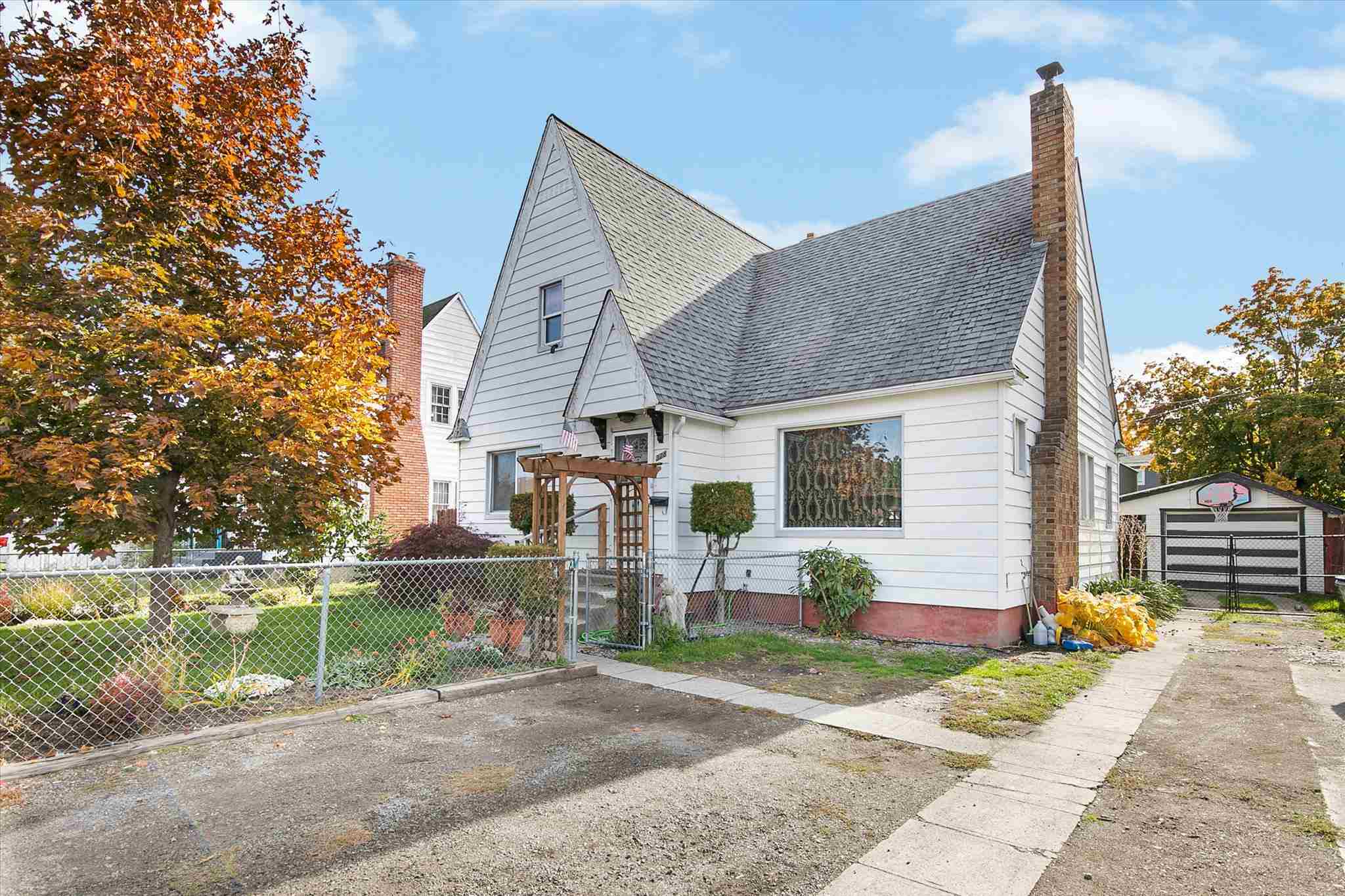 Property Photo:  328 E Wellesley Ave  WA 99207 